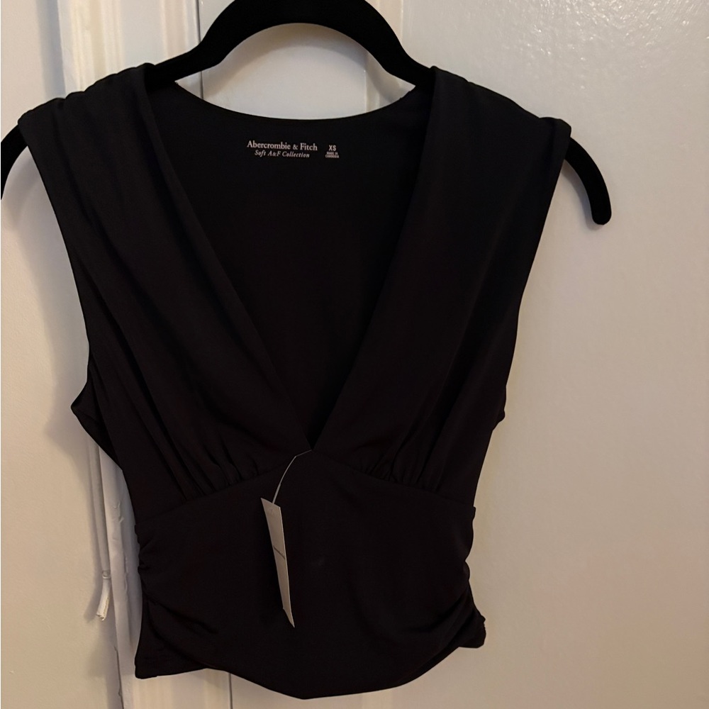 Abercrombie & Fitch Black V-Neck Sleeveless Top NWT